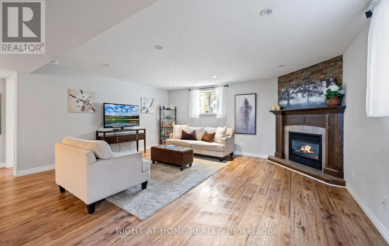 587 SPITFIRE STREET