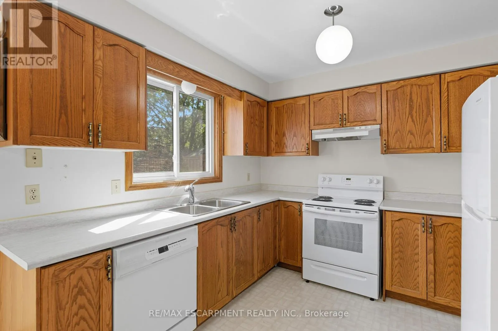 40 GATESTONE DRIVE