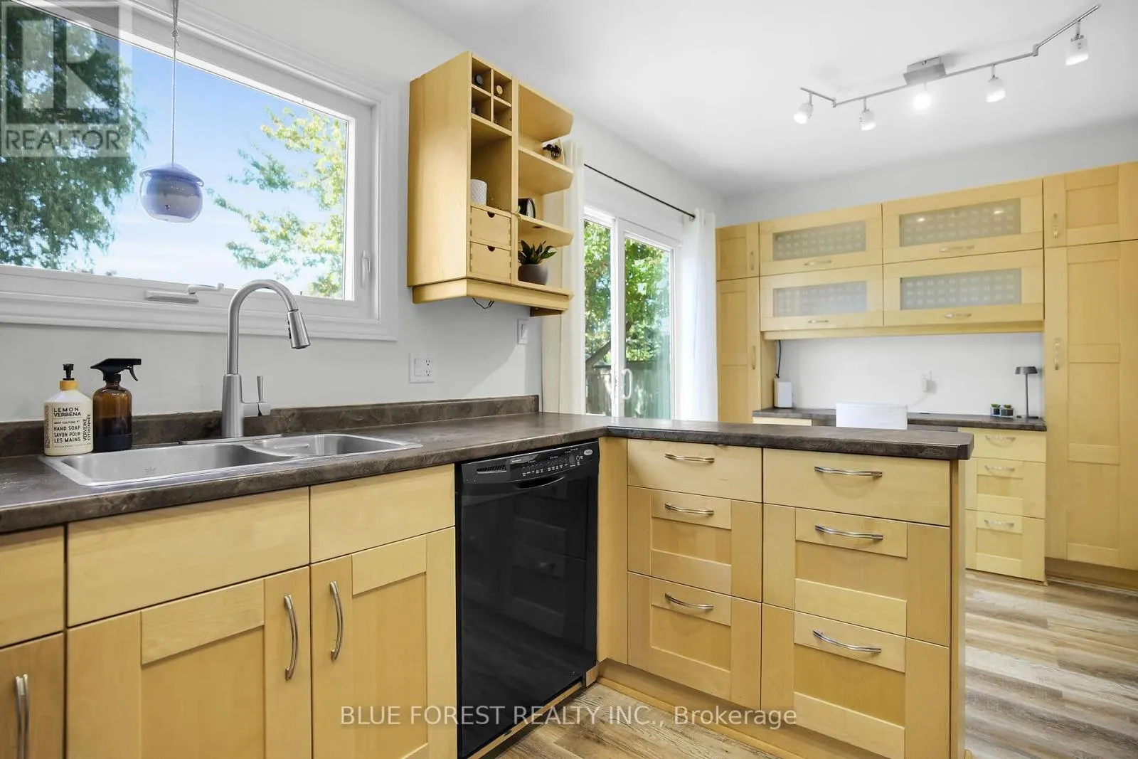 90 EDMUNDS CRESCENT