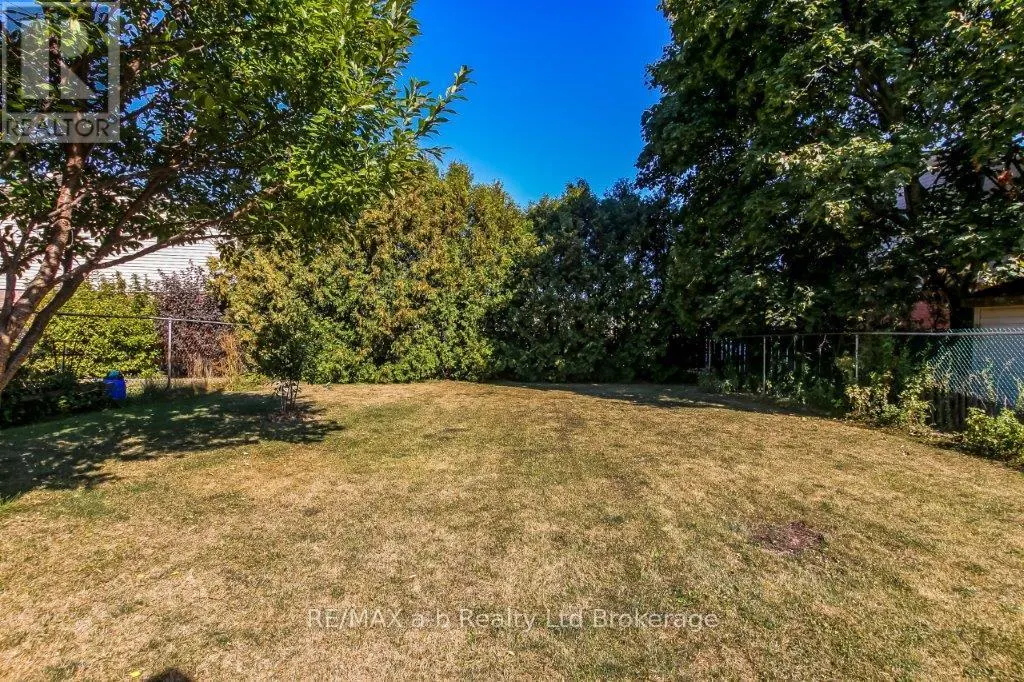 1035 DEVONSHIRE AVENUE