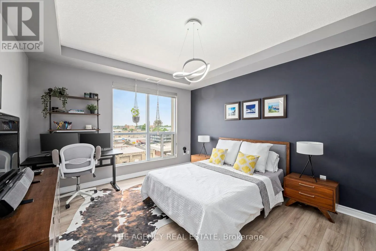 803 - 330 RIDOUT STREET N, #803