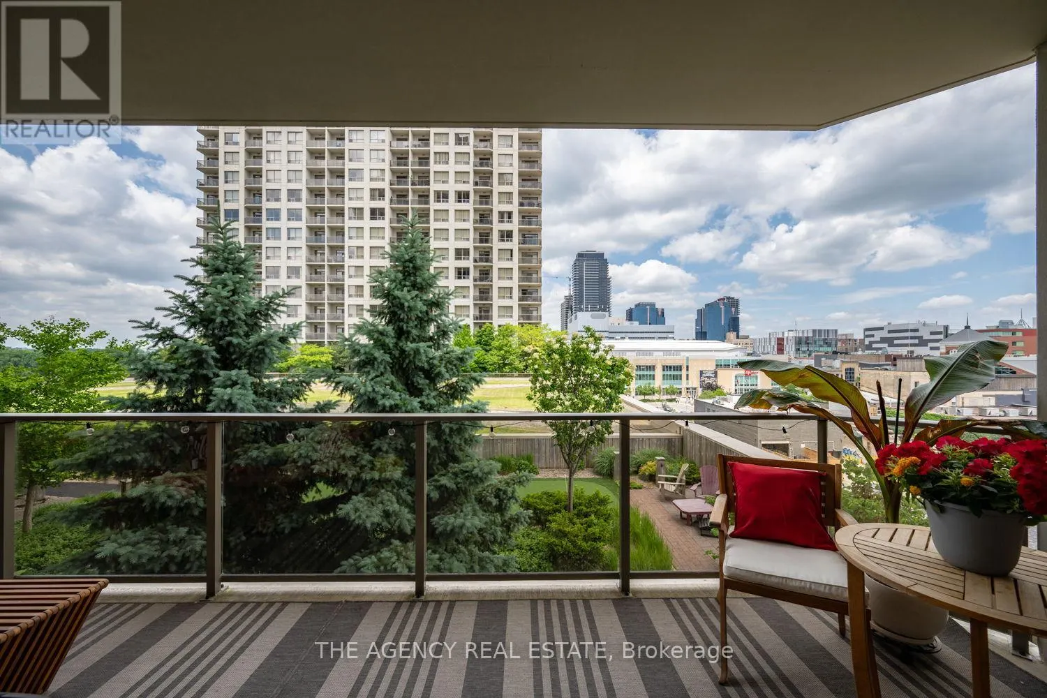 803 - 330 RIDOUT STREET N, #803