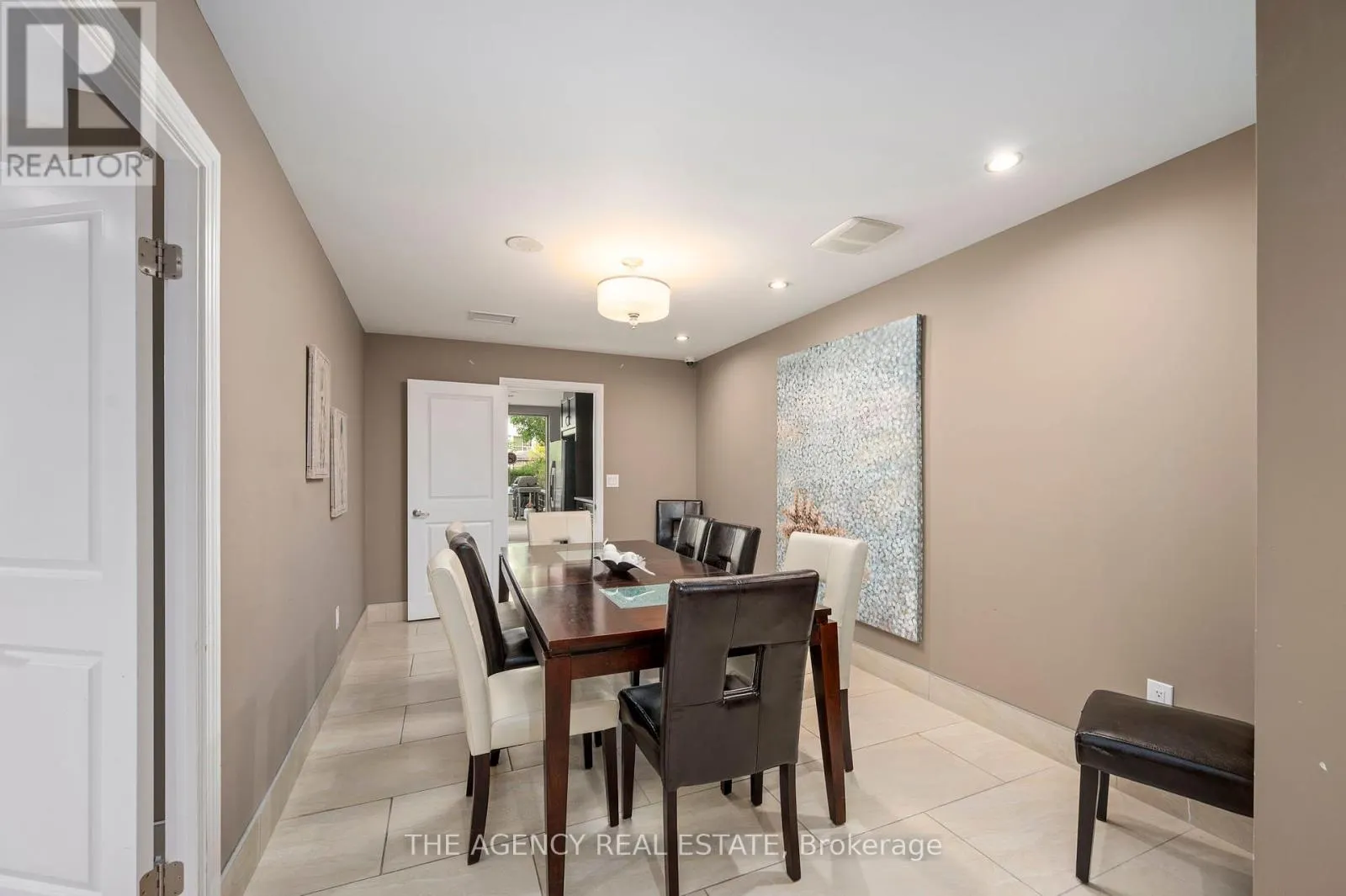 803 - 330 RIDOUT STREET N, #803