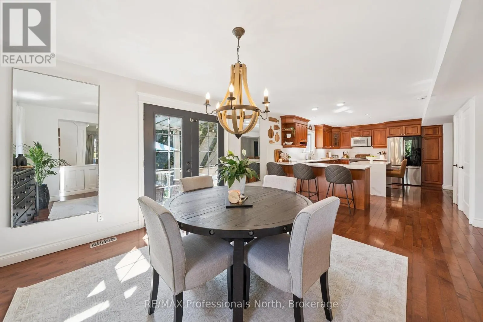 23 THOMAS CRESCENT