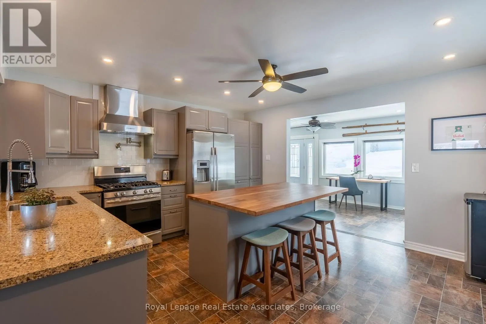 398 GILBERT BAY LANE