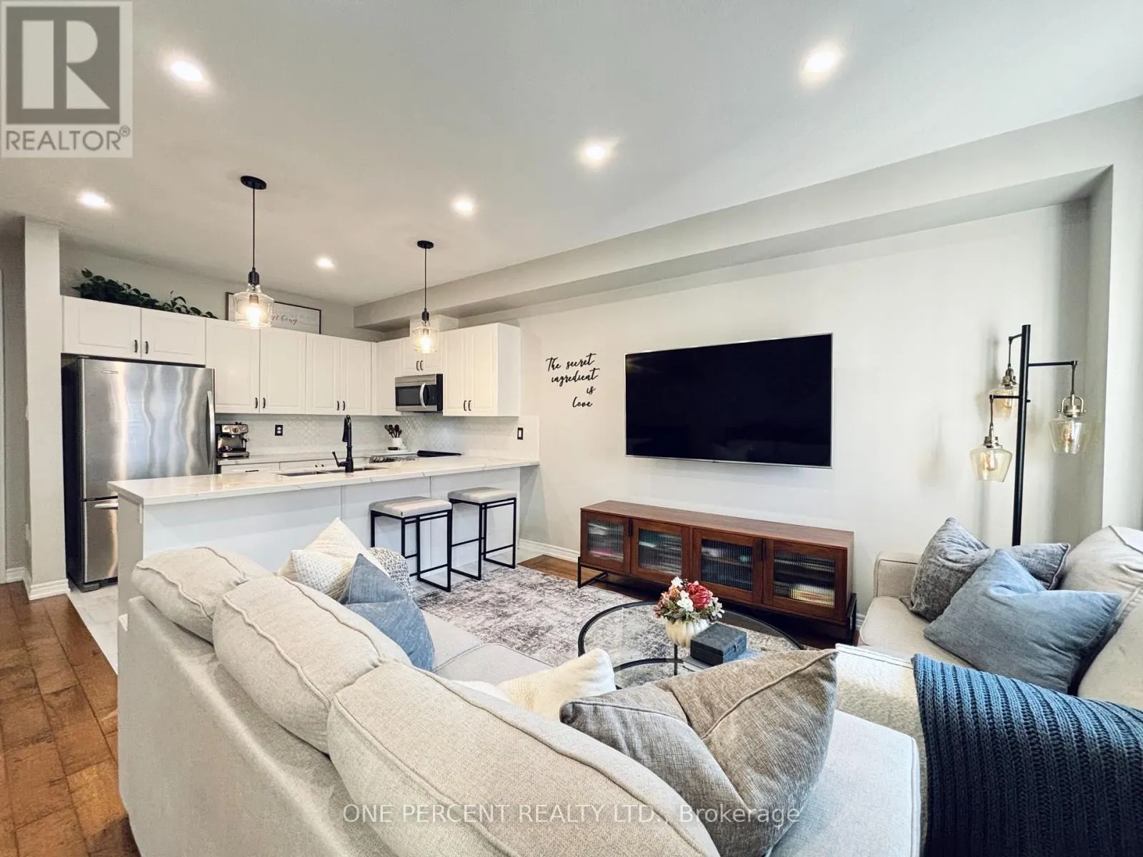 21 - 54 NISBET BOULEVARD