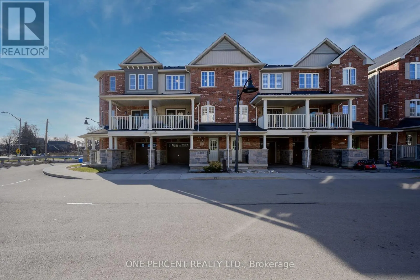 21 - 54 NISBET BOULEVARD