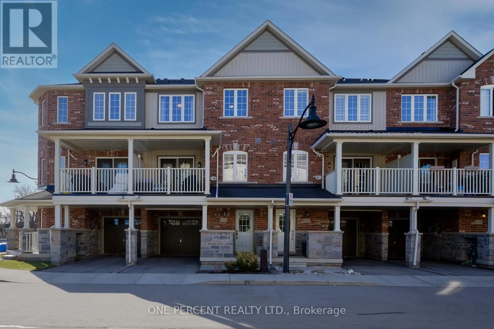 21 - 54 NISBET BOULEVARD