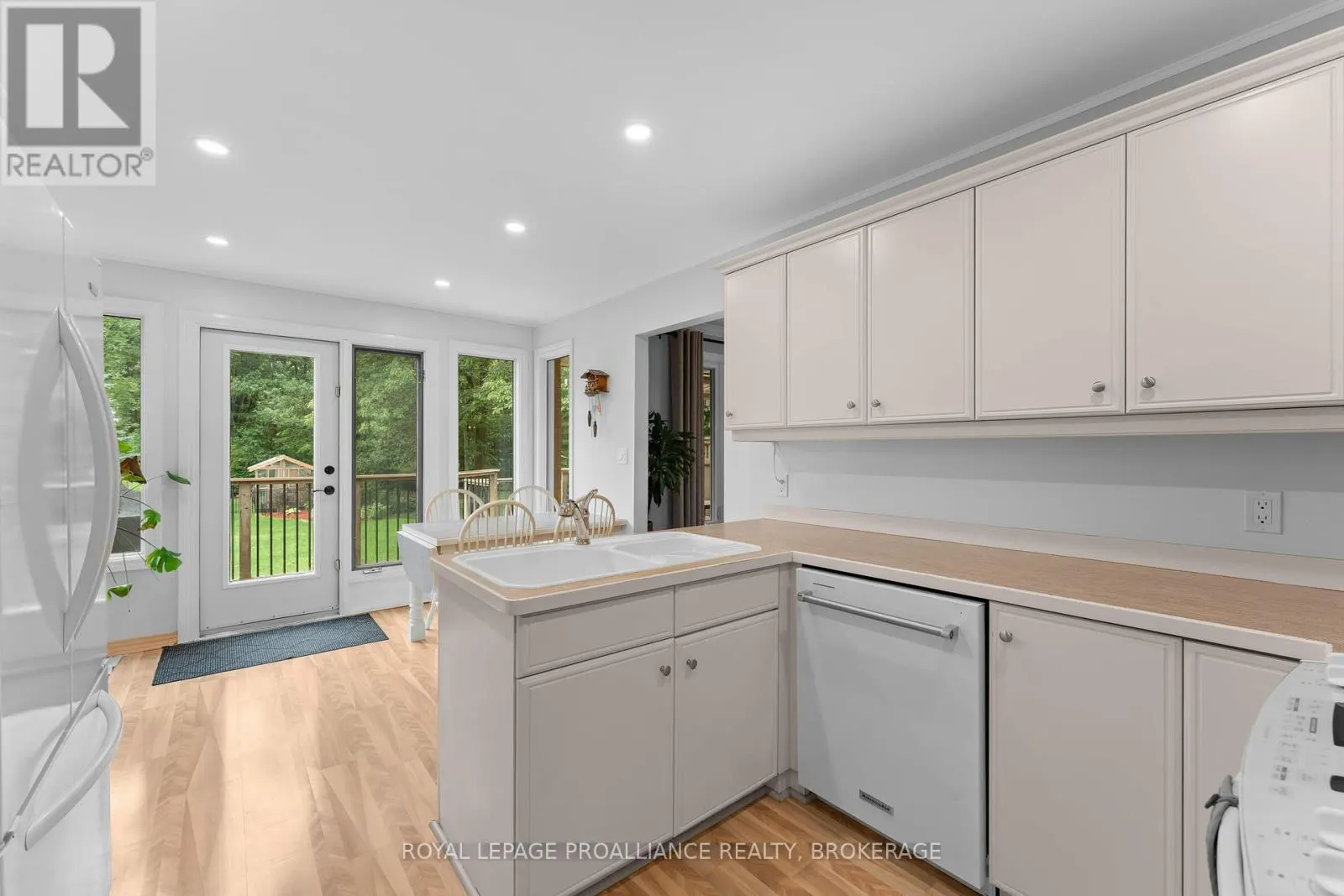 6 FAIRCREST BOULEVARD