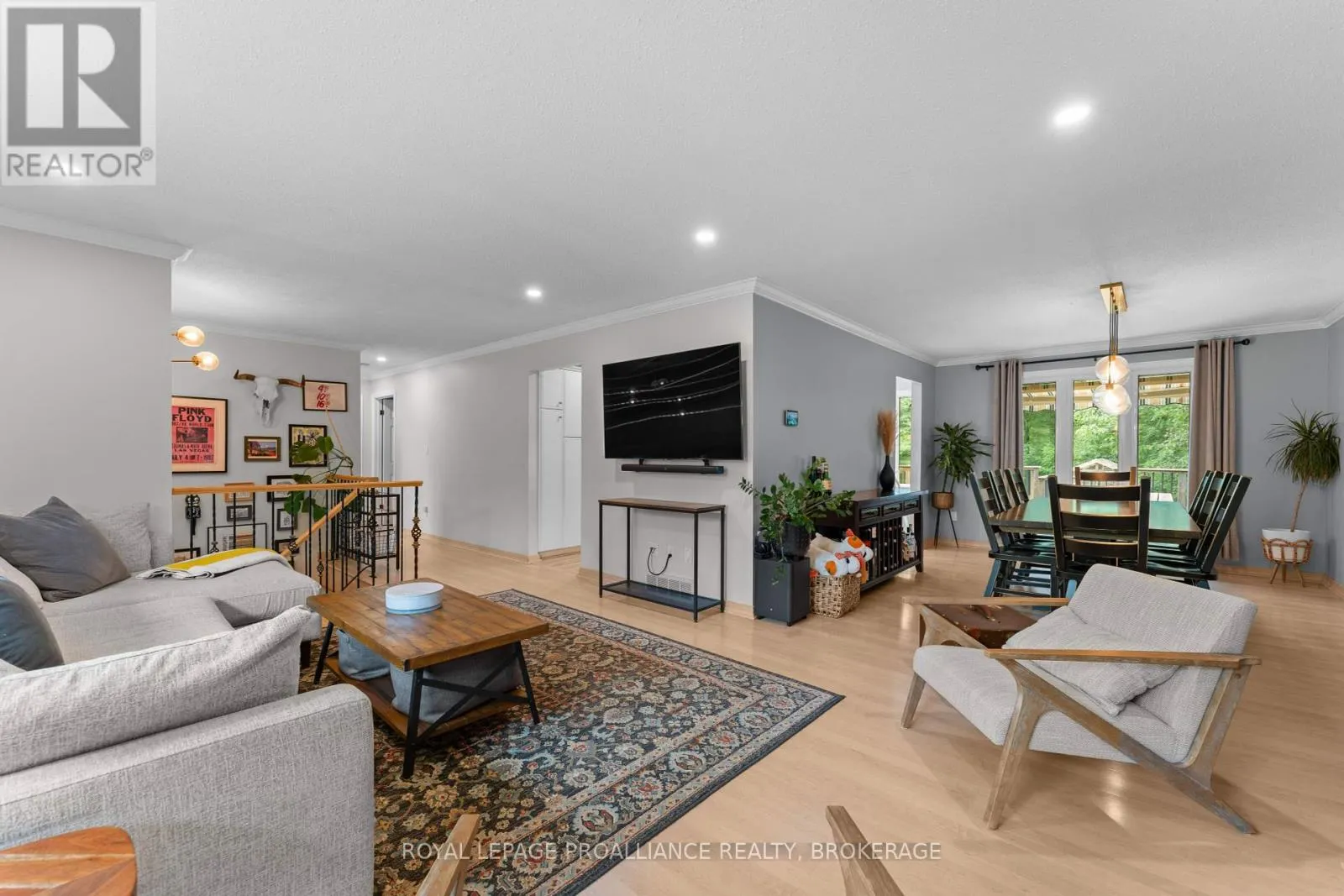 6 FAIRCREST BOULEVARD