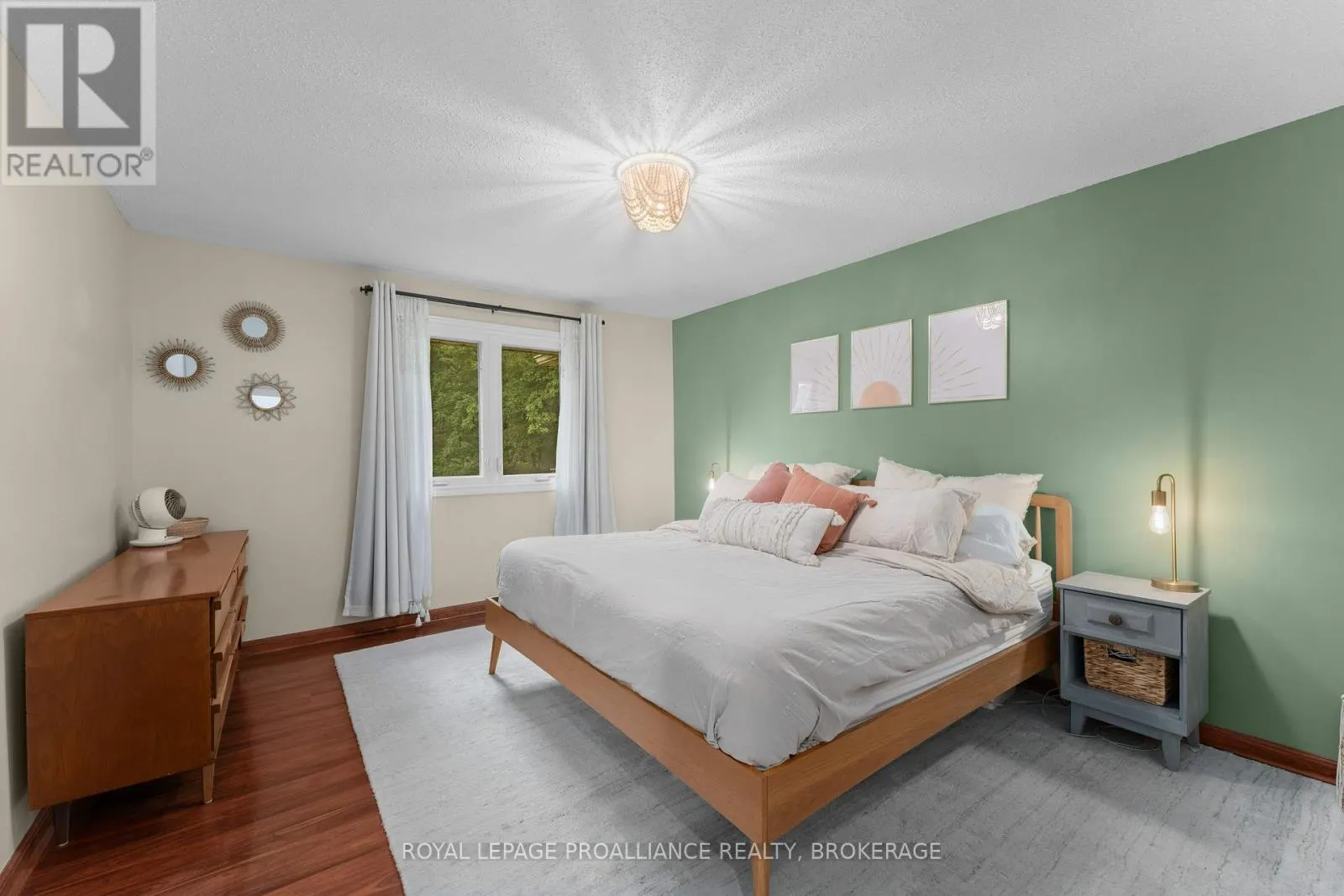 6 FAIRCREST BOULEVARD