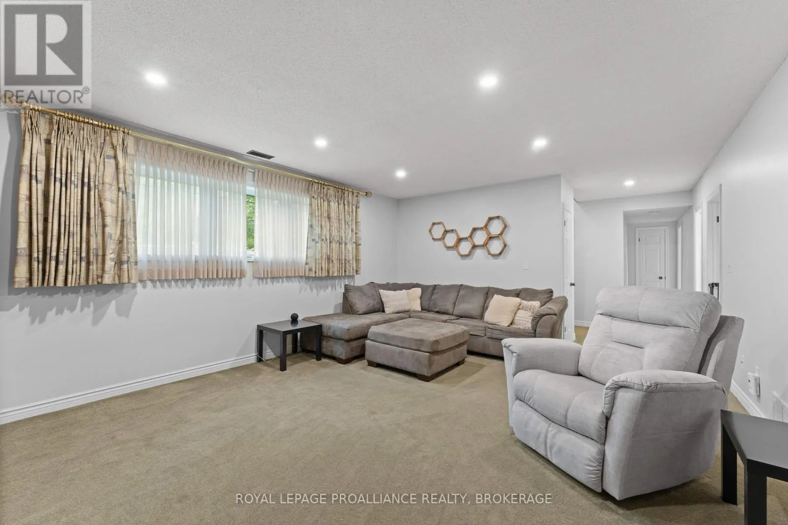 6 FAIRCREST BOULEVARD