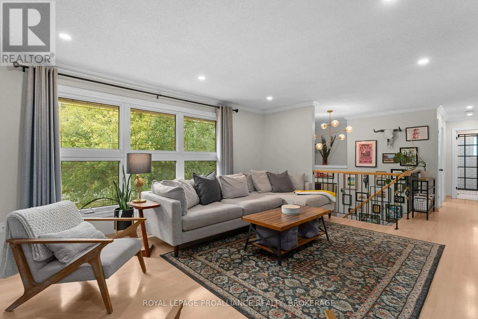 6 FAIRCREST BOULEVARD