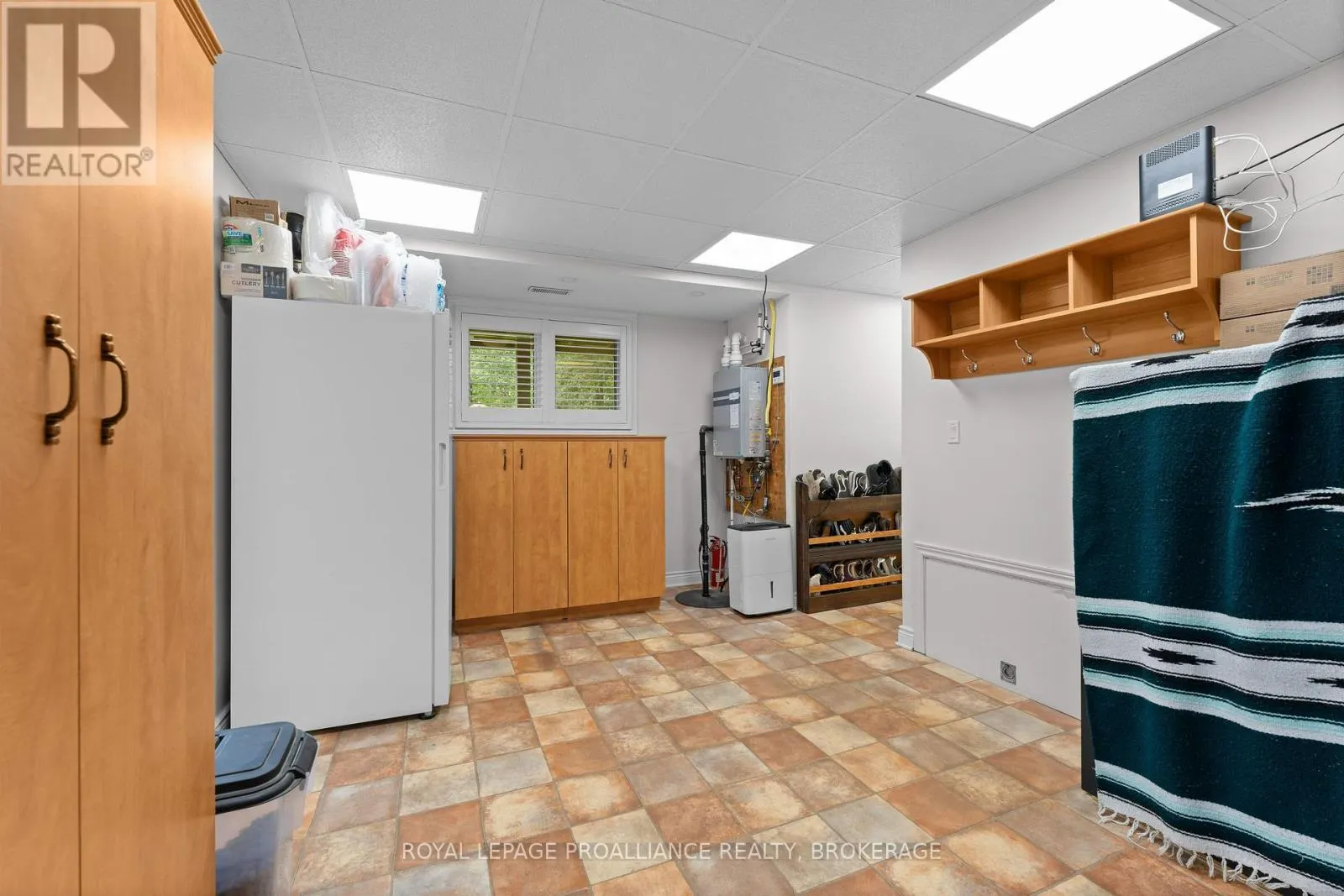 6 FAIRCREST BOULEVARD