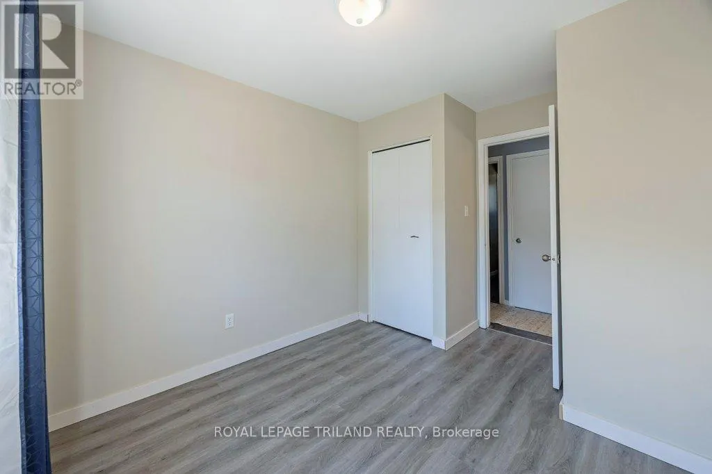 17 VANBUSKIRK DRIVE