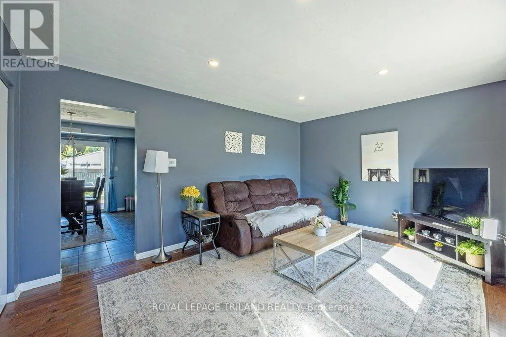17 VANBUSKIRK DRIVE