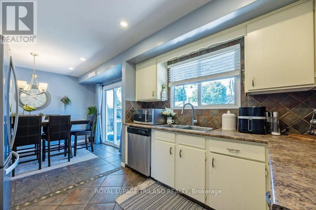 17 VANBUSKIRK DRIVE