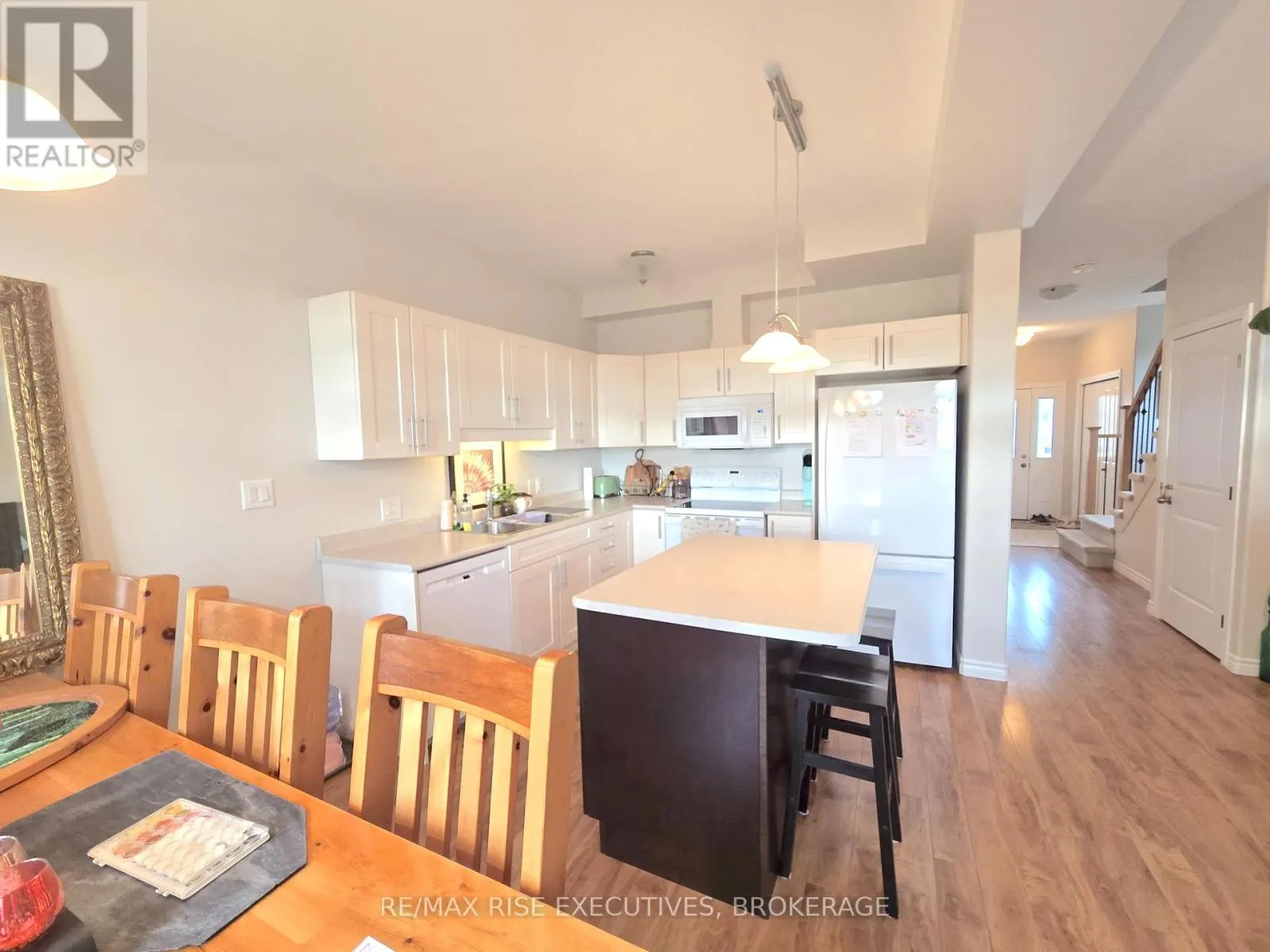 1 - 949 BLOSSOM STREET, #1