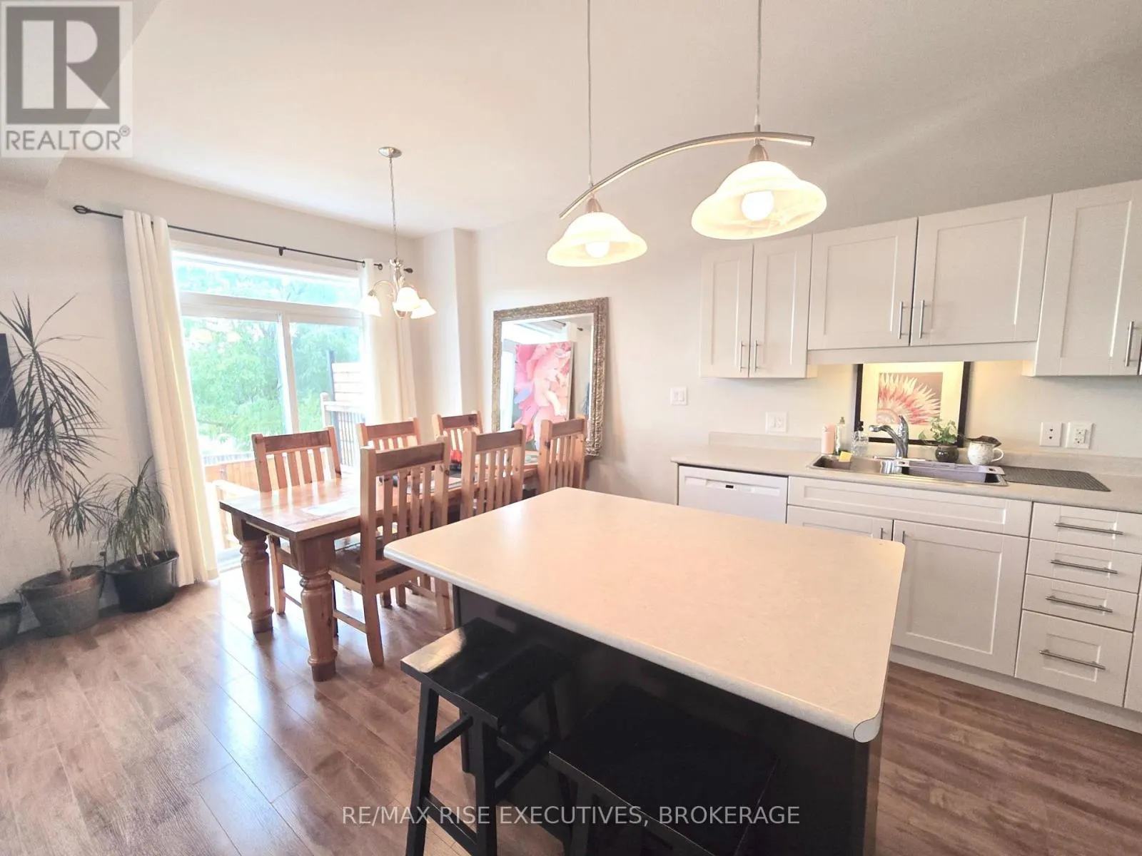 1 - 949 BLOSSOM STREET, #1