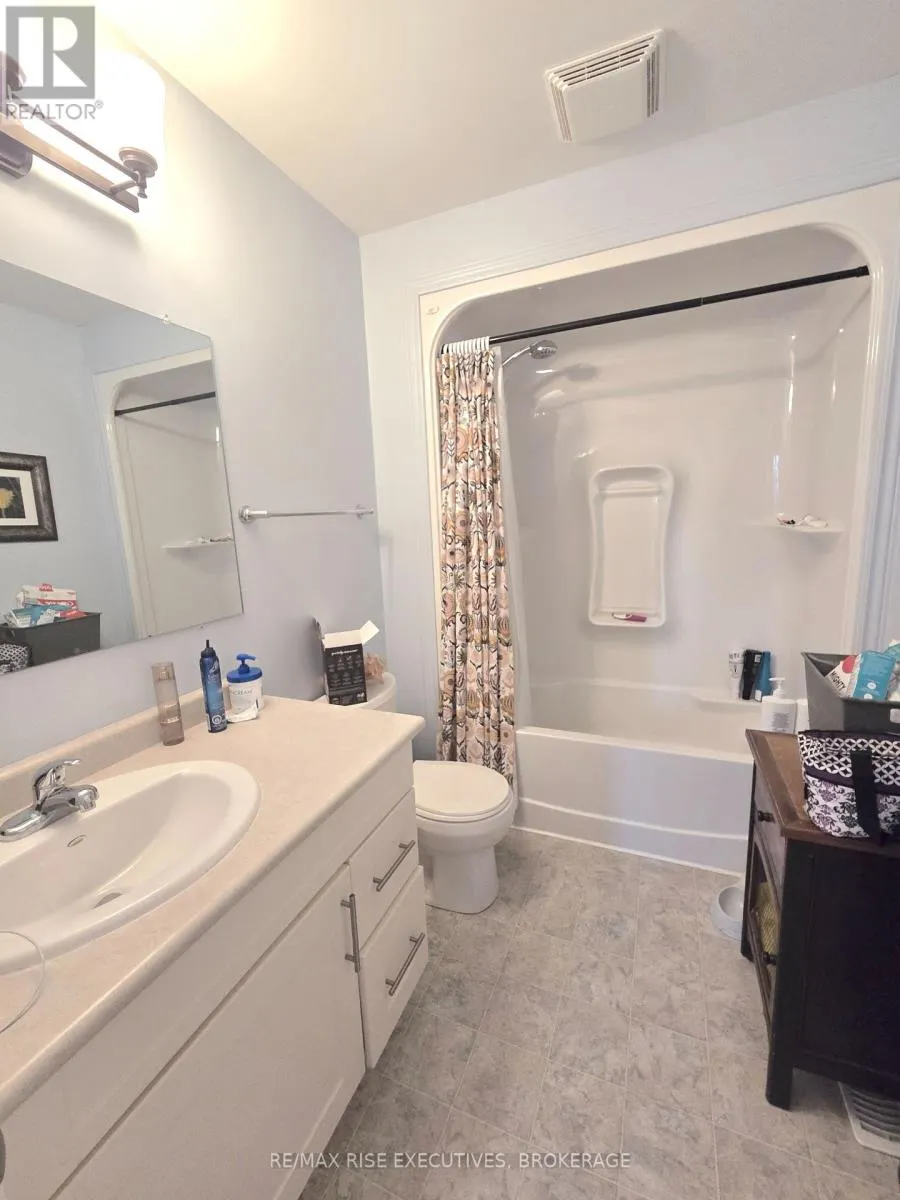 1 - 949 BLOSSOM STREET, #1