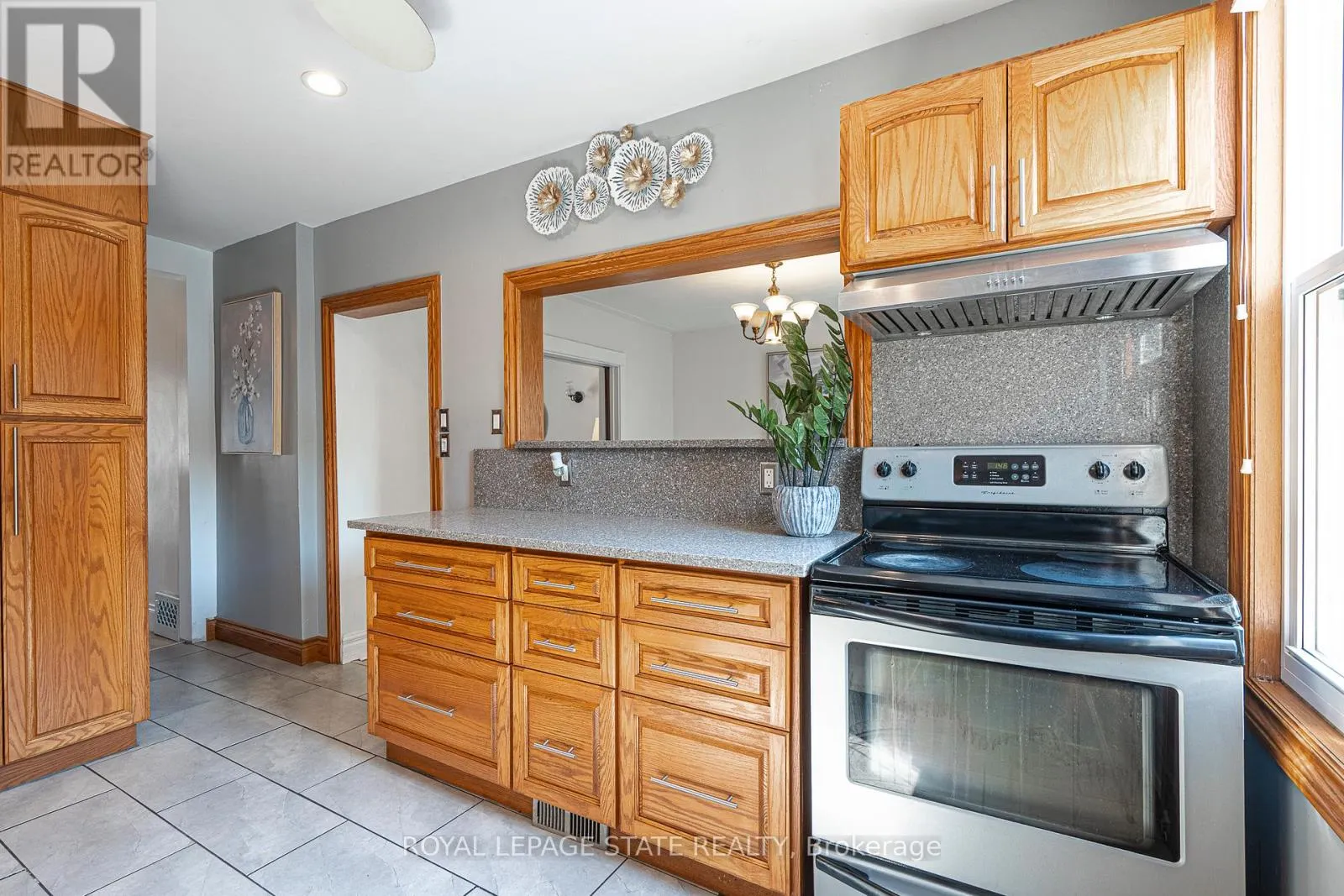 36 SPADINA AVENUE