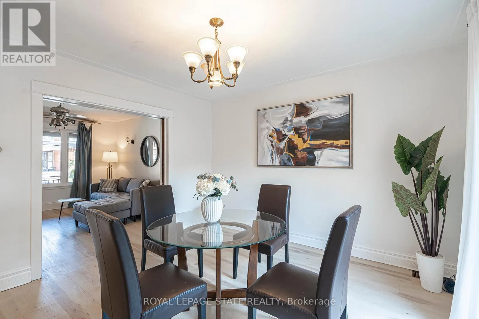 36 SPADINA AVENUE