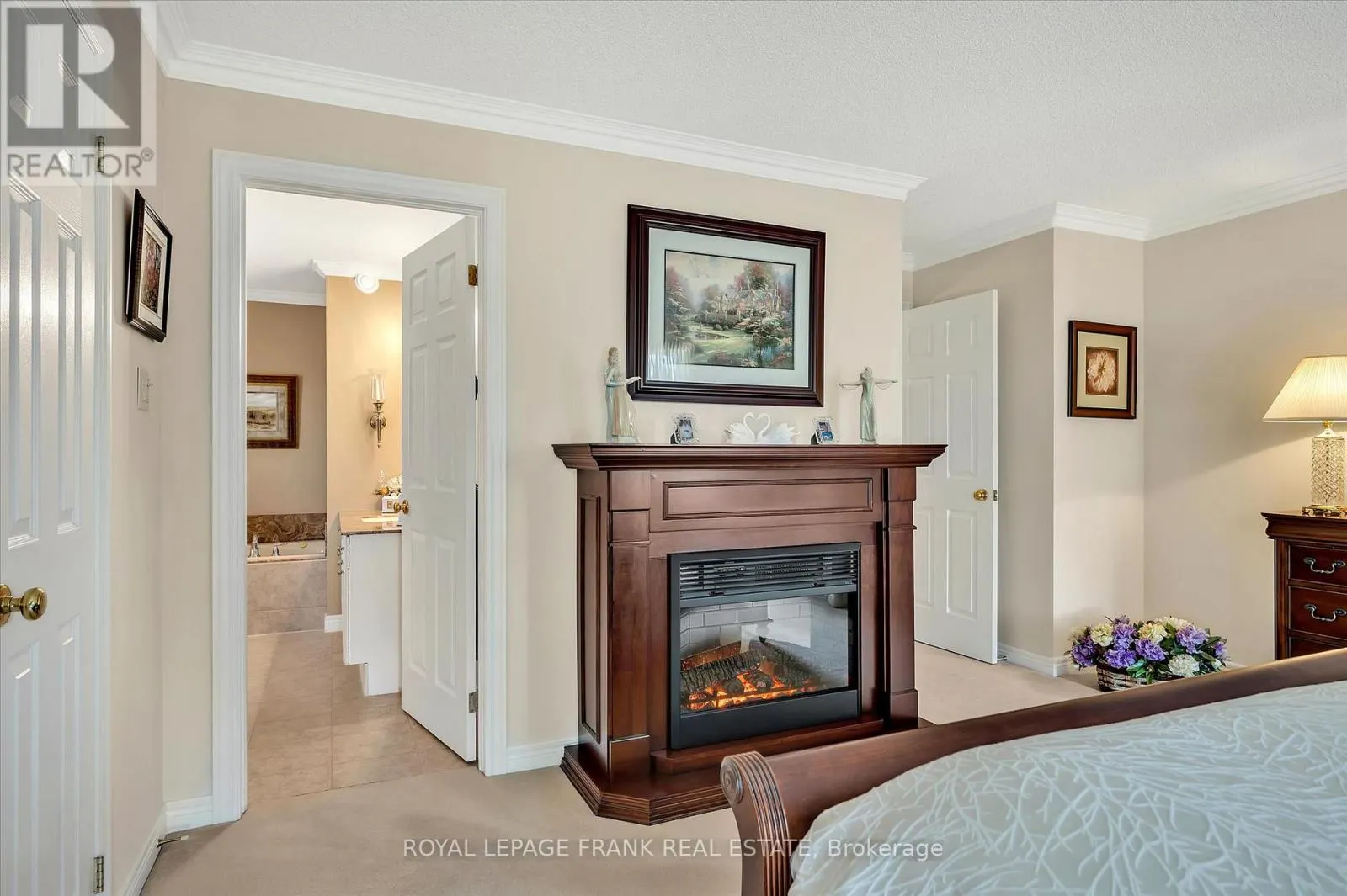 42 HUNTINGWOOD CRESCENT