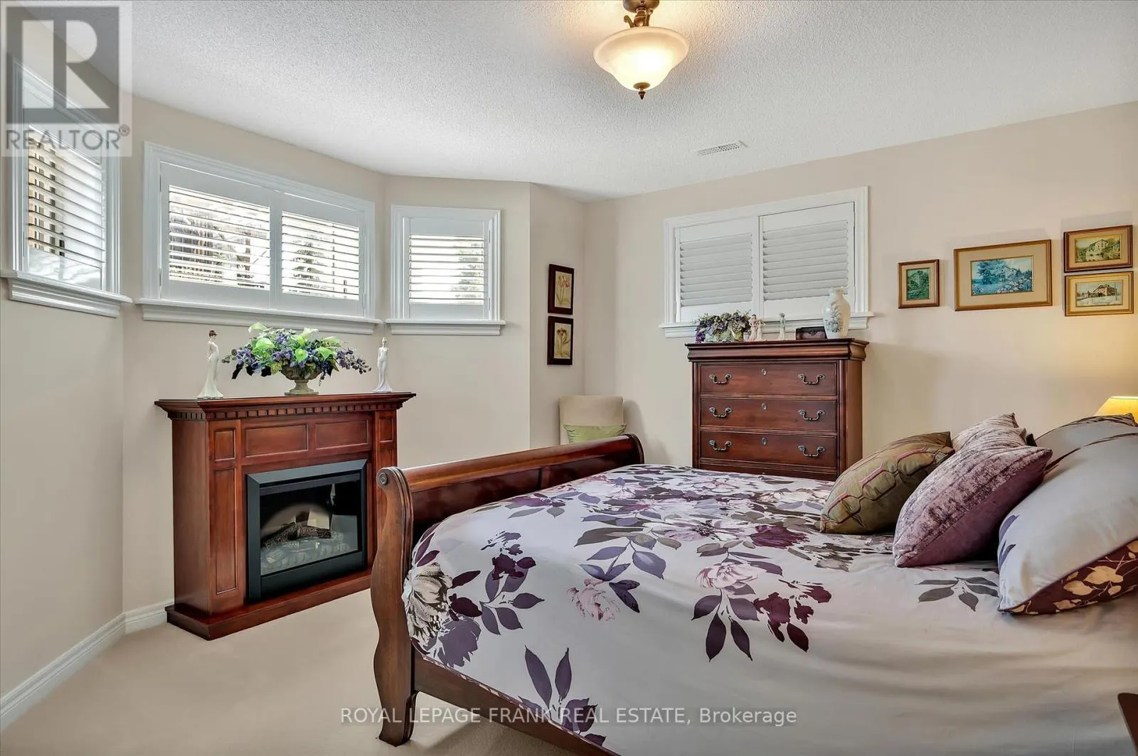 42 HUNTINGWOOD CRESCENT