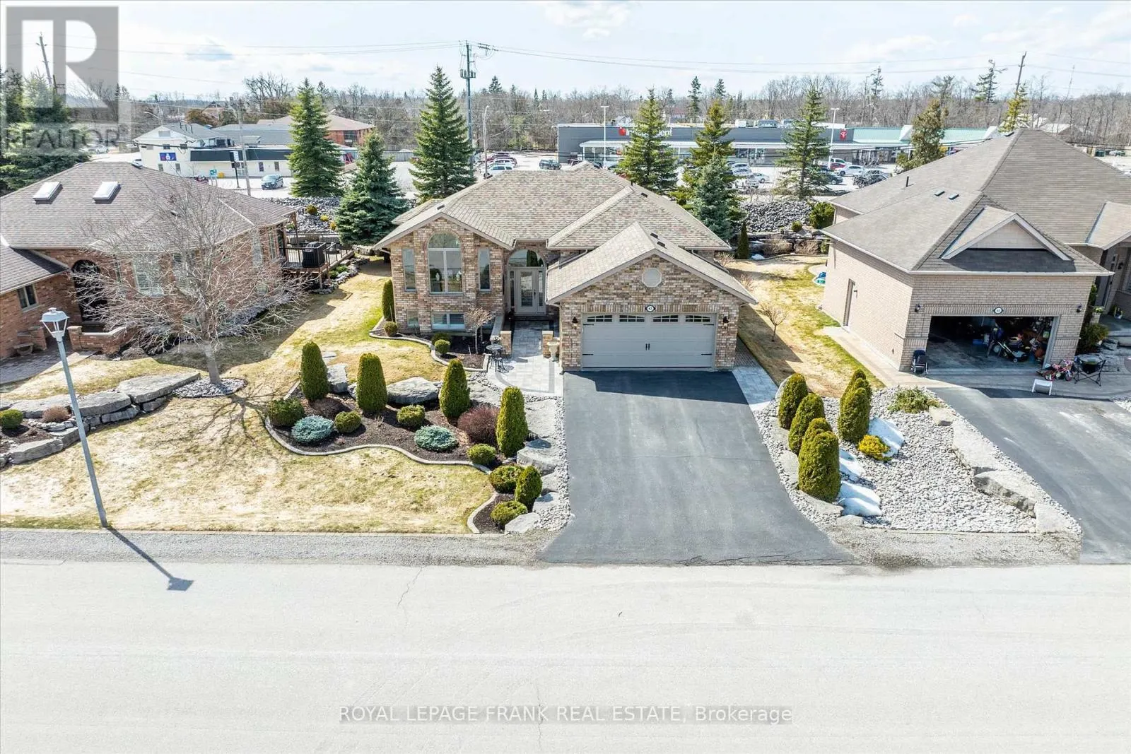 42 HUNTINGWOOD CRESCENT