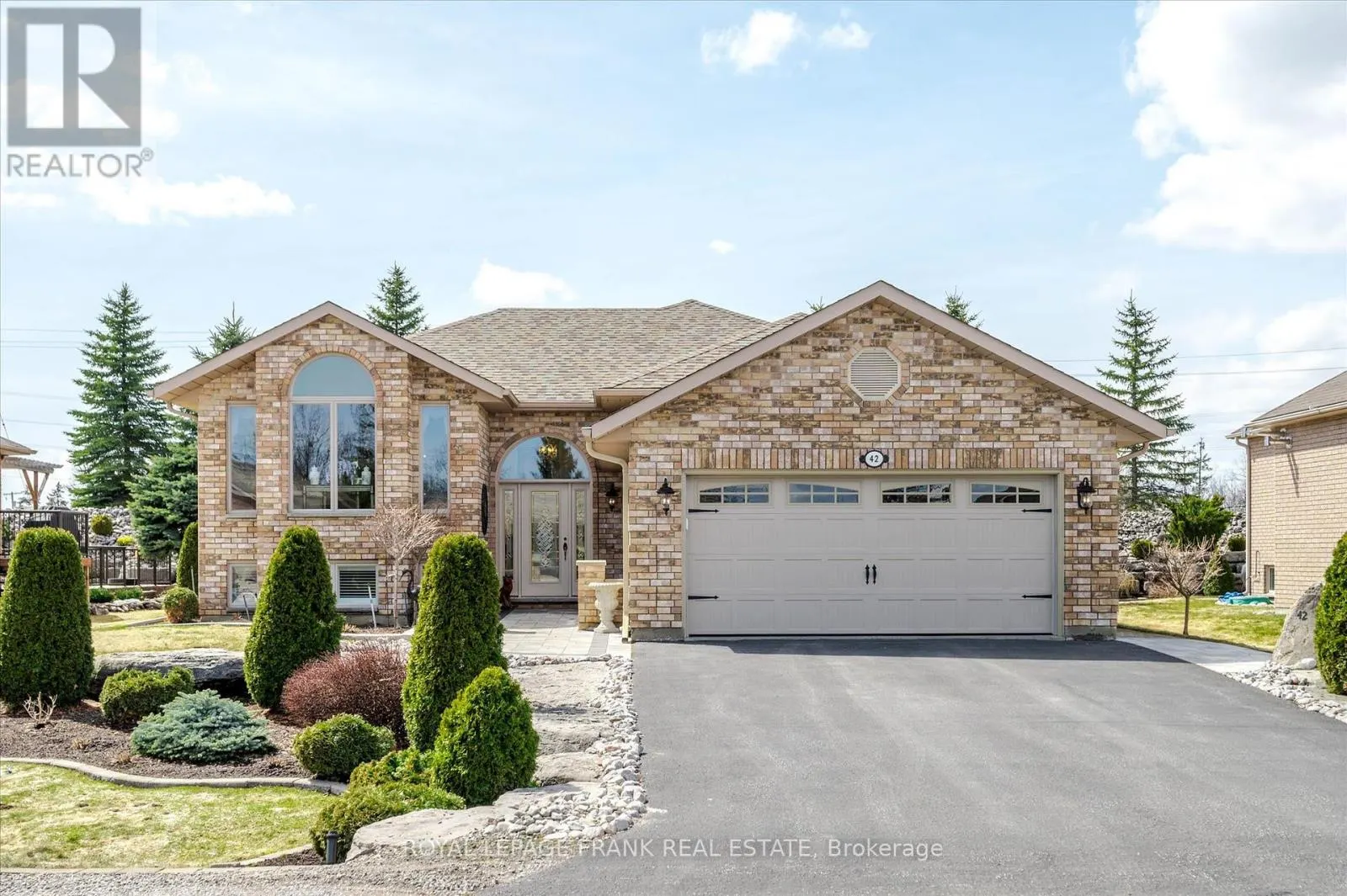 42 HUNTINGWOOD CRESCENT