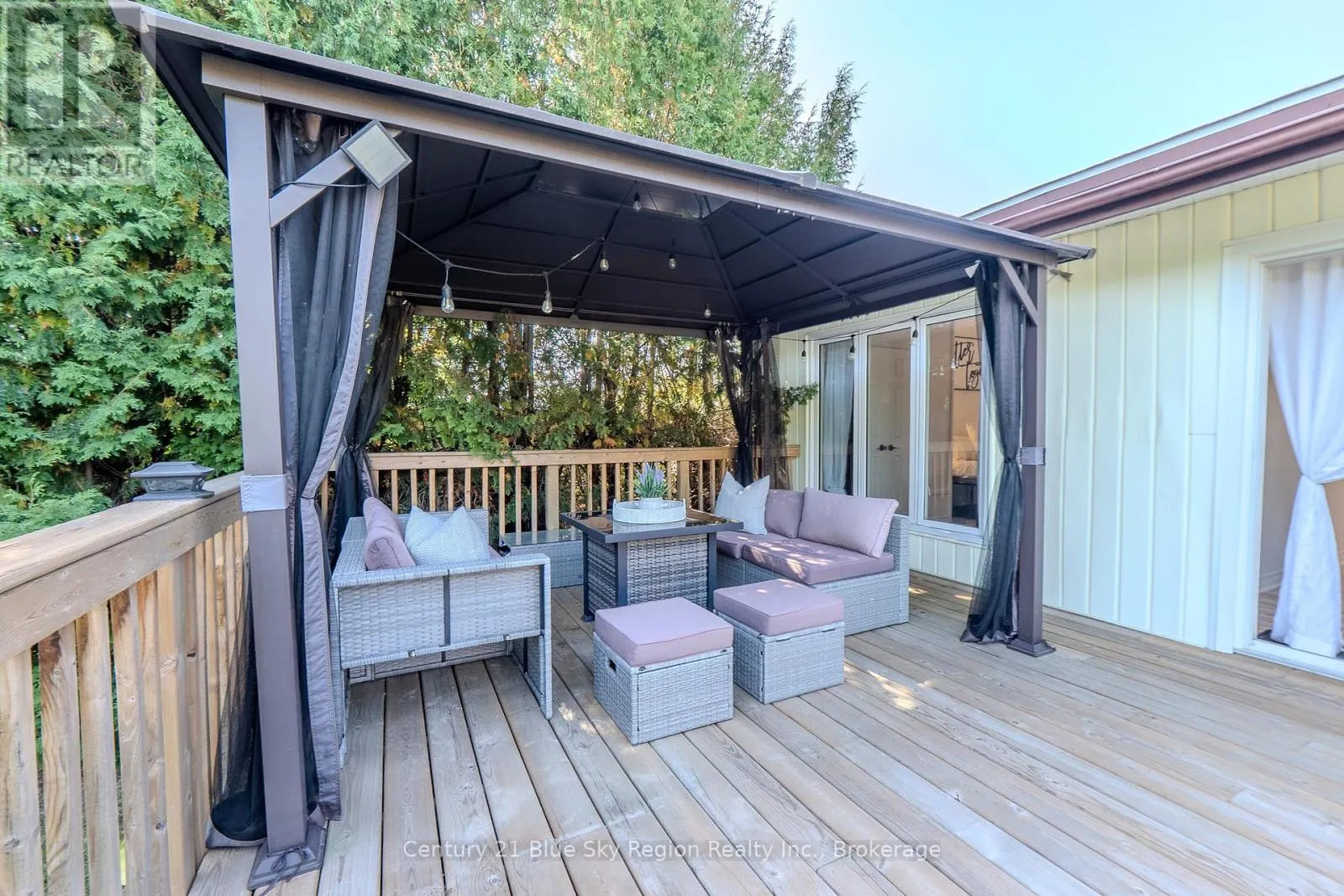 2527 EASTVIEW CRESCENT