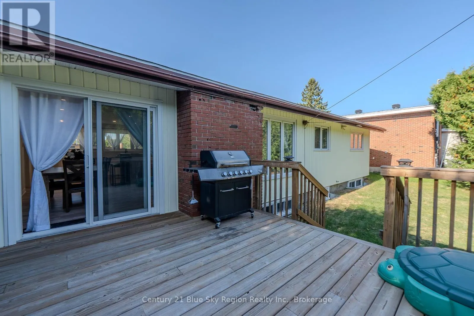 2527 EASTVIEW CRESCENT