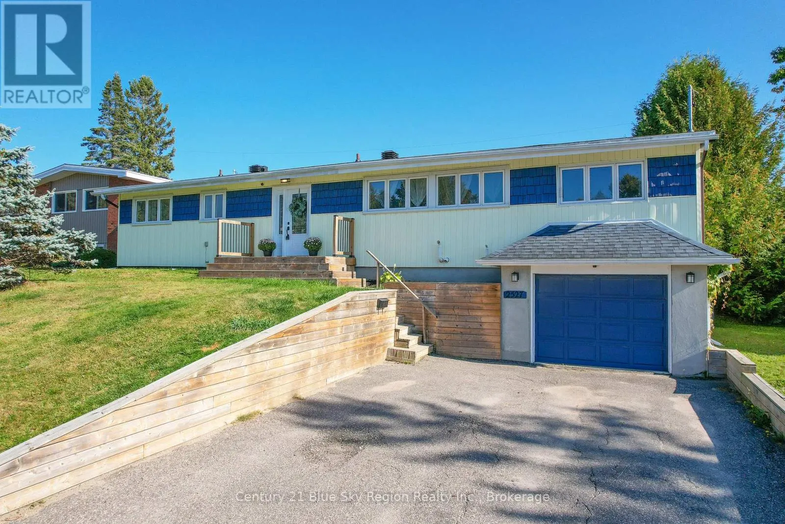 2527 EASTVIEW CRESCENT