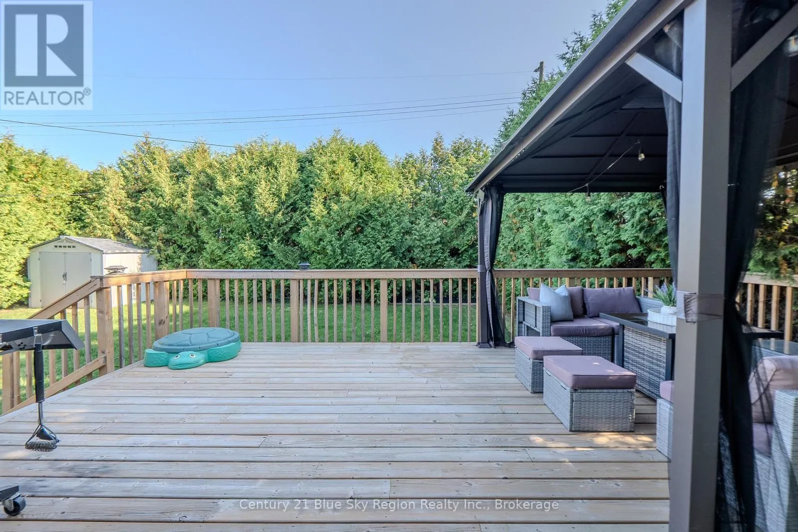 2527 EASTVIEW CRESCENT