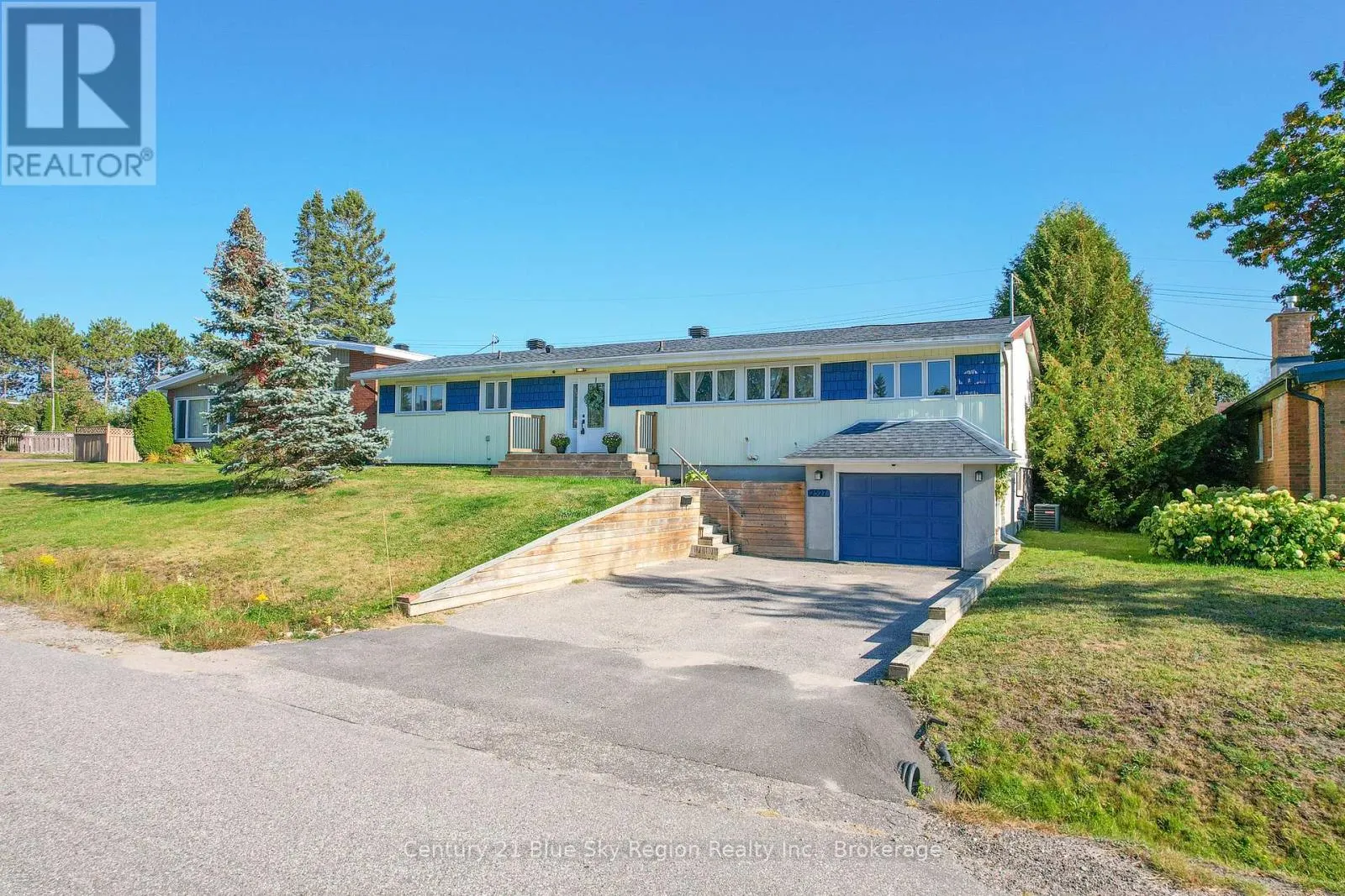 2527 EASTVIEW CRESCENT