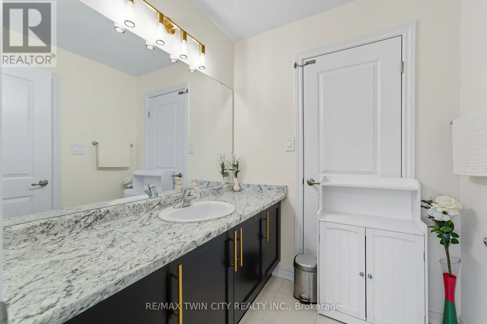 23 WHITTON DRIVE