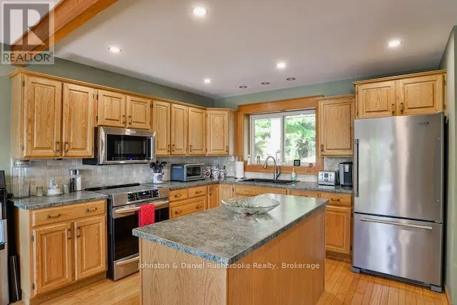 1030 MARQUIS LANE
