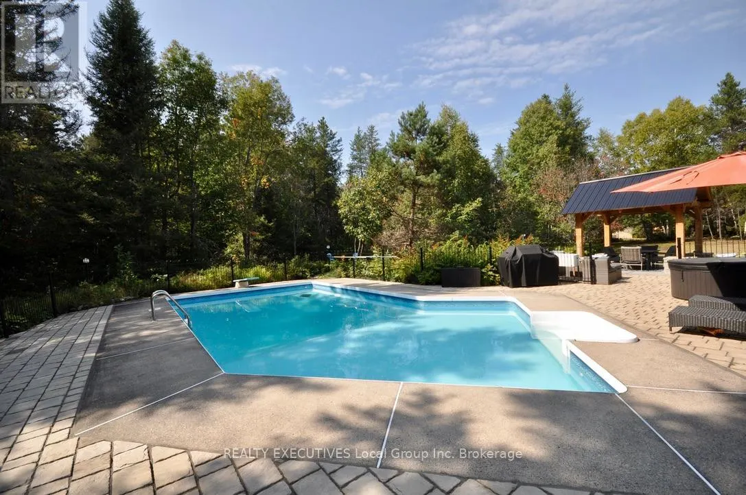 1 SPRINGDALE DRIVE