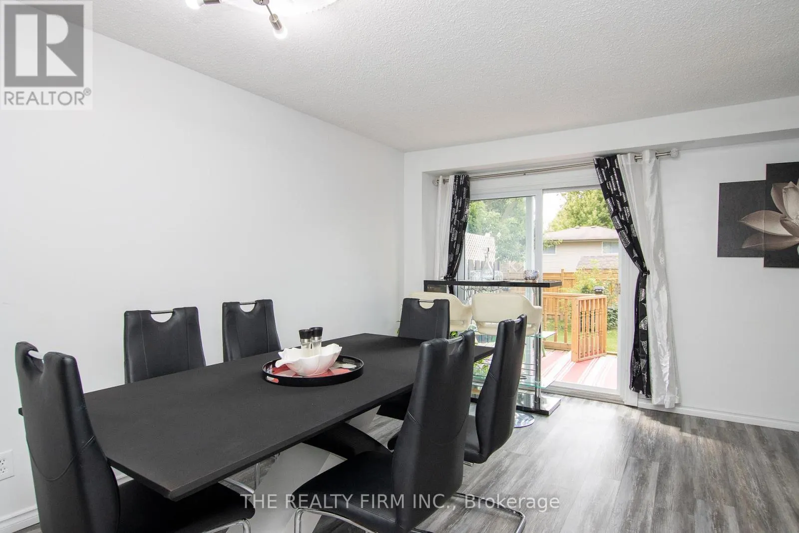 48 - 971 ADELAIDE STREET, #48