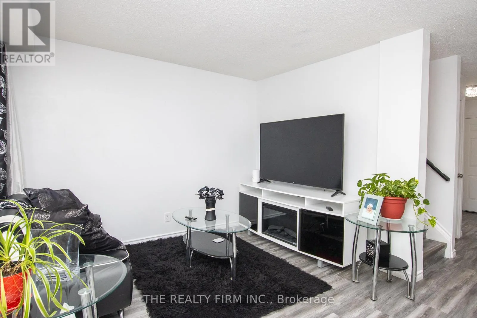 48 - 971 ADELAIDE STREET, #48