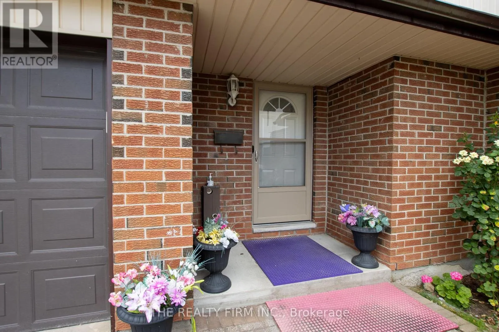 48 - 971 ADELAIDE STREET, #48