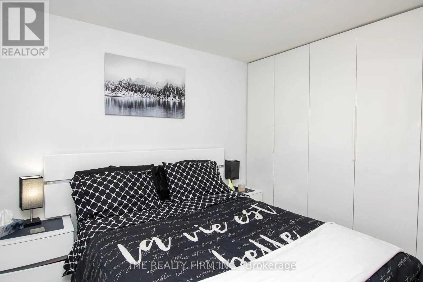 48 - 971 ADELAIDE STREET, #48