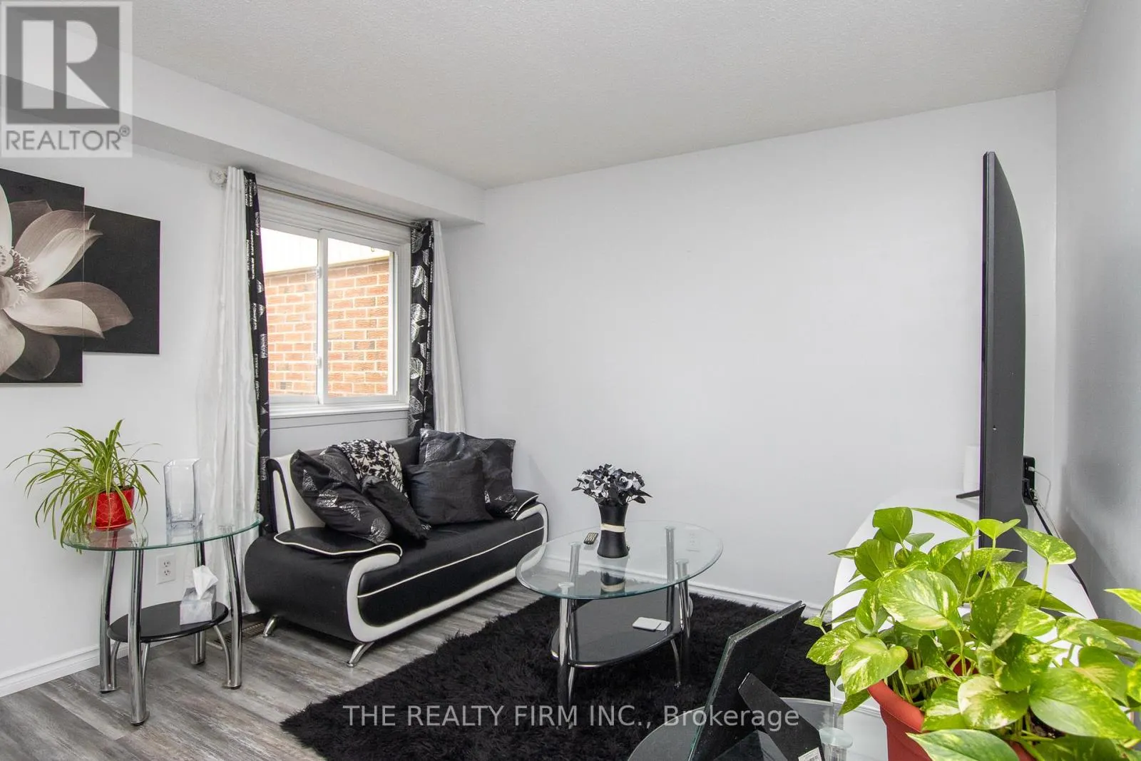 48 - 971 ADELAIDE STREET, #48