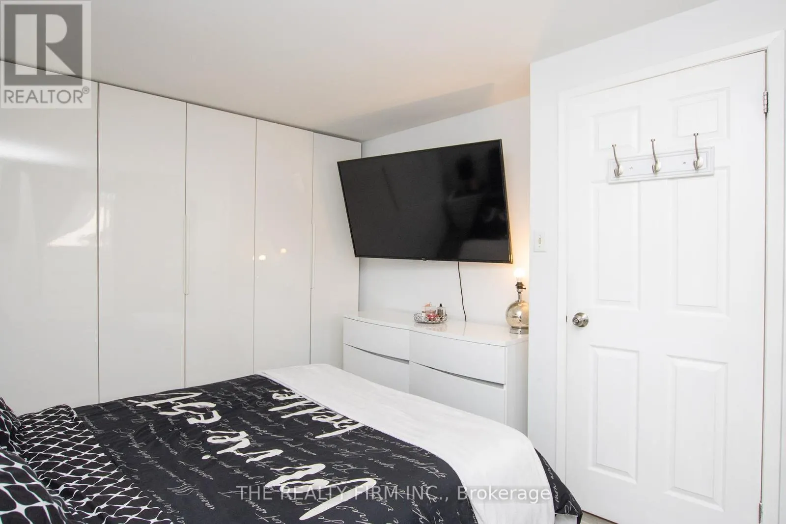 48 - 971 ADELAIDE STREET, #48