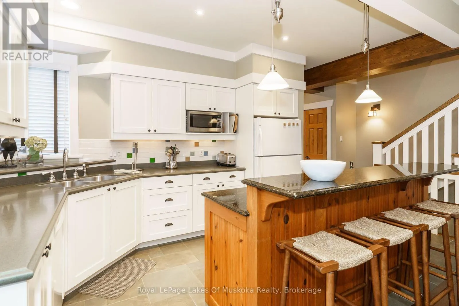 VILLA 1  WEEK 9 - 1020 BIRCH GLEN ROAD