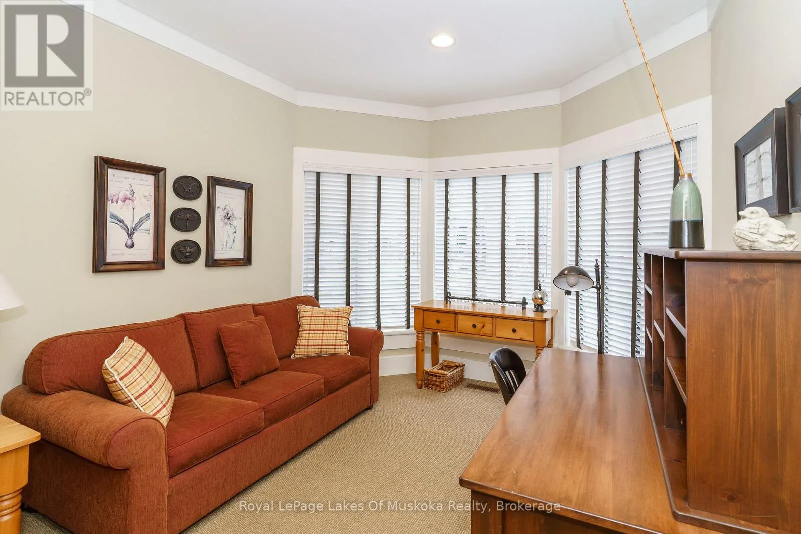 VILLA 1  WEEK 9 - 1020 BIRCH GLEN ROAD