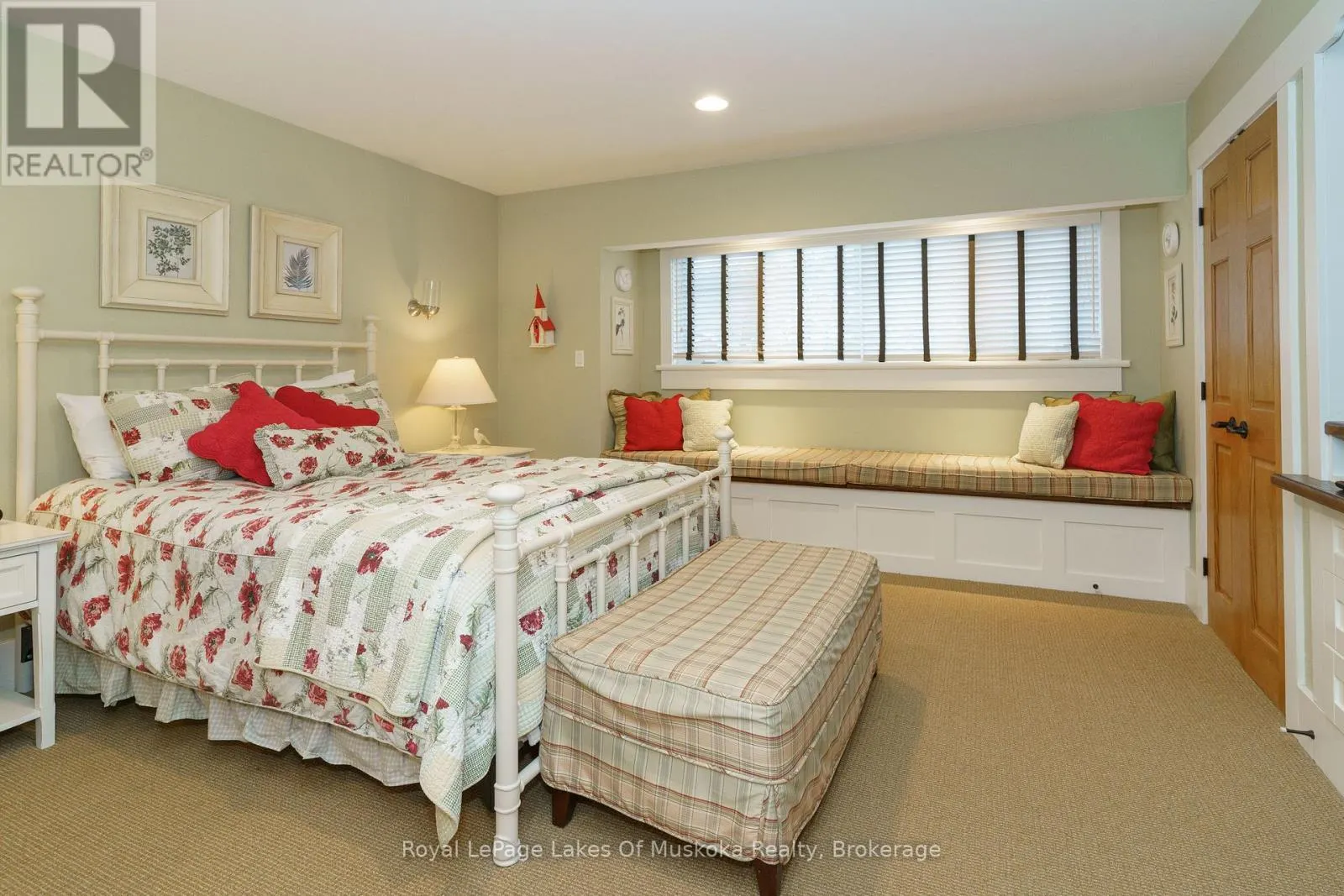 VILLA 1  WEEK 9 - 1020 BIRCH GLEN ROAD