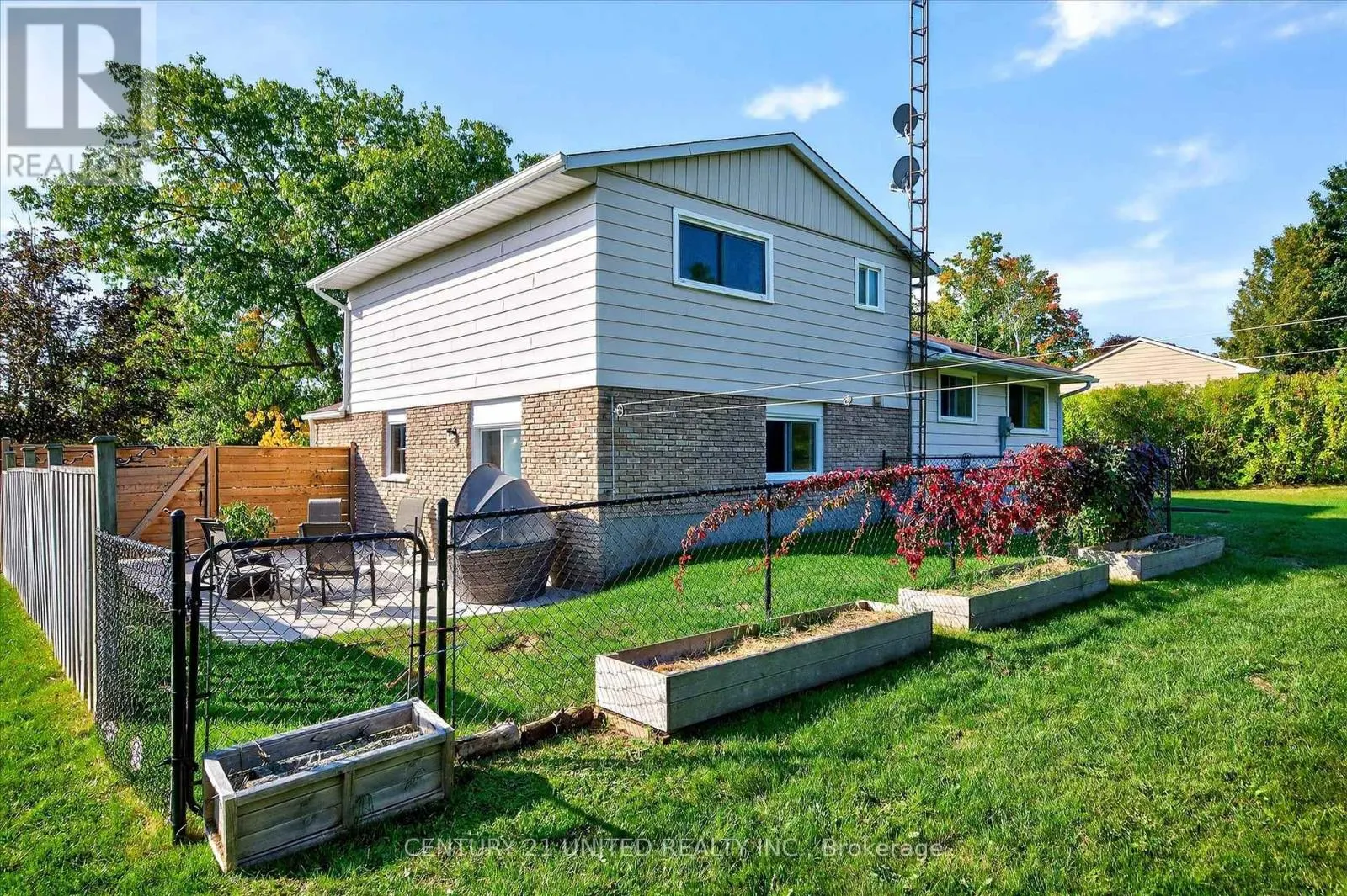 44 CRYSTAL SPRINGS DRIVE