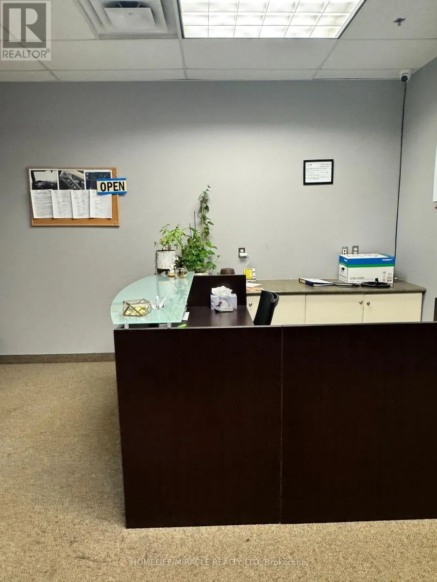 109 - 255 WOODLAWN ROAD W