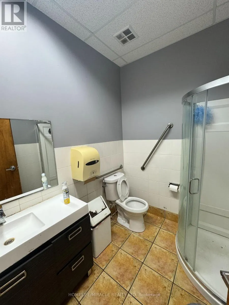 109 - 255 WOODLAWN ROAD W
